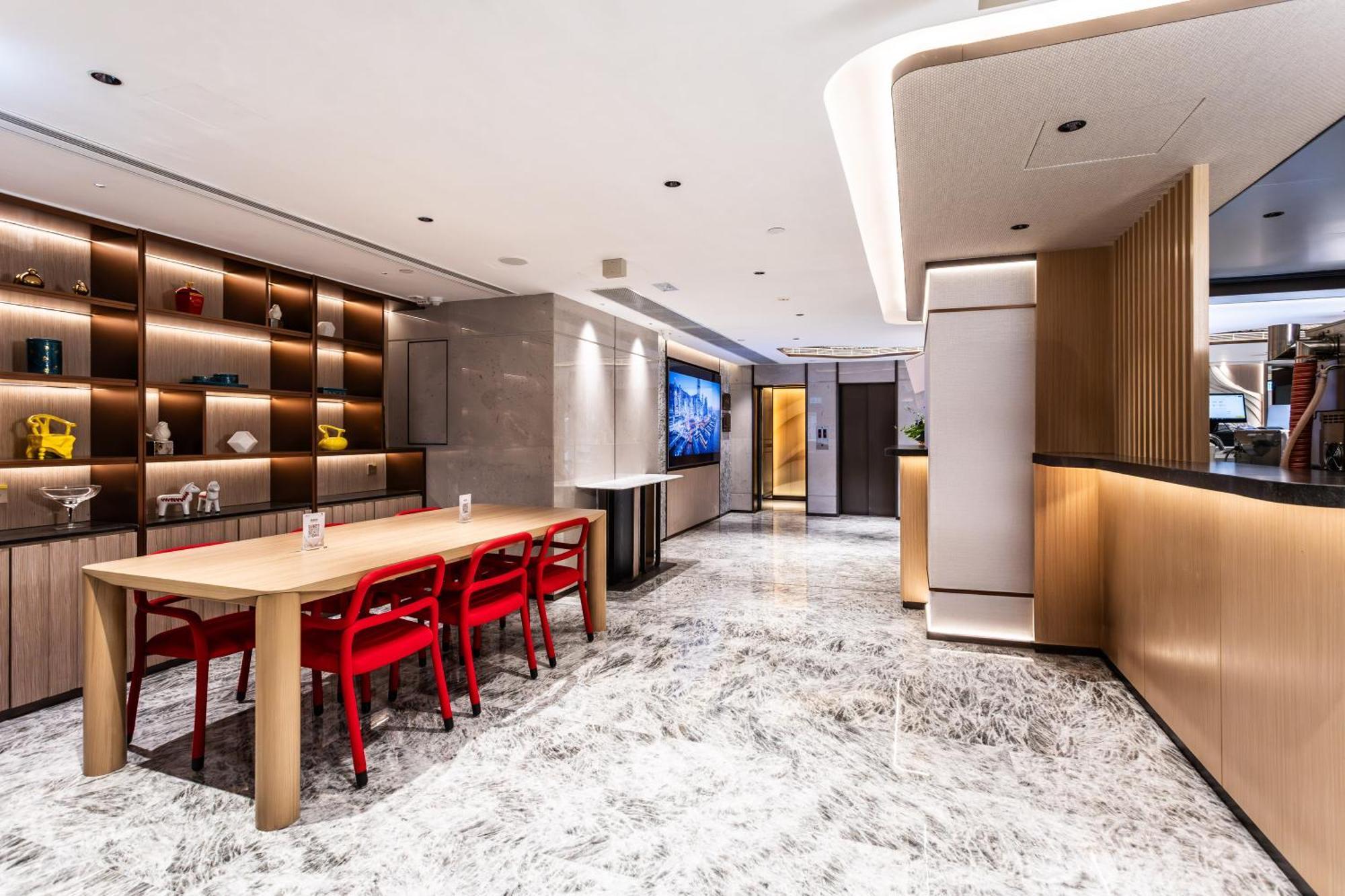 Wharney Hotel 4*