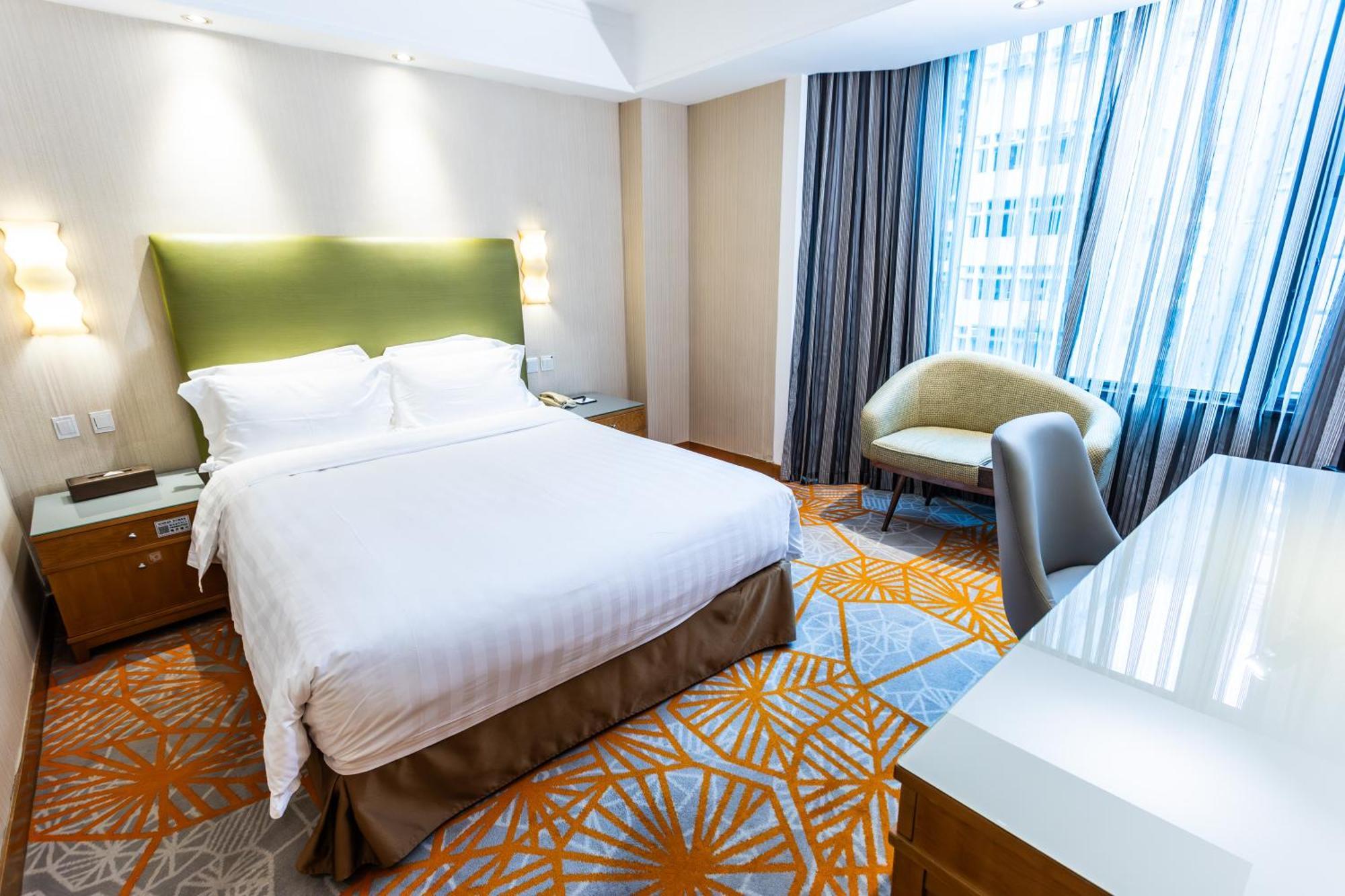 Wharney Hotel 4*