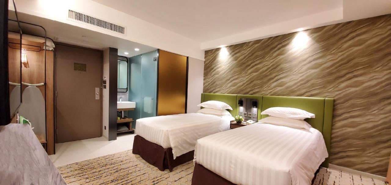 Wharney Hotel 4*